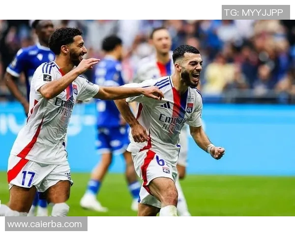 里昂官方宣布签下意大利国脚，助力球队冲击新赛季法甲争冠冠军舞台