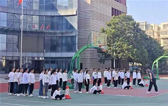 IM电竞注册郑州管城区外国语牧歌小学：以特色体育课程绘牧歌教育华章
